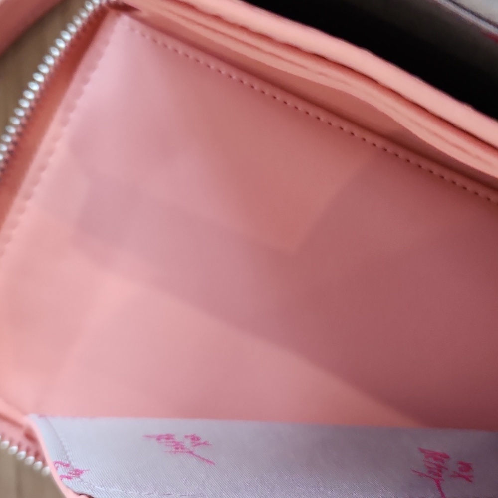🔥Clearance🔥 Betsey Johnson Pink Peach Quilted Wristlet - Picture 7 of 8